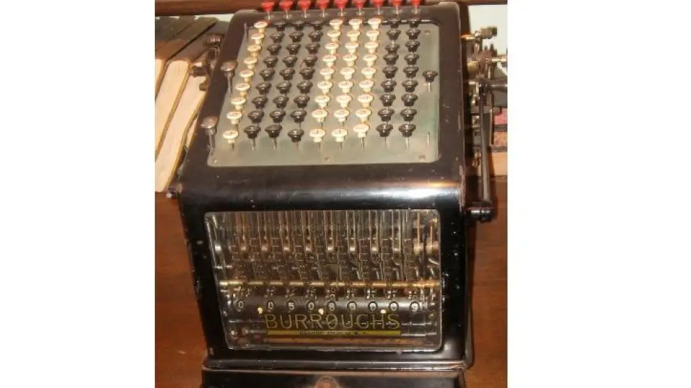 Máquina calculadora de Burroughs datada en 1890.