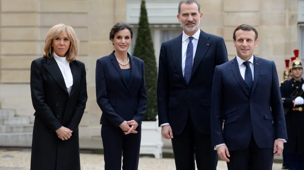 Macron y su esposa, Brigitte, reciben a los Reyes en el Elíseo.