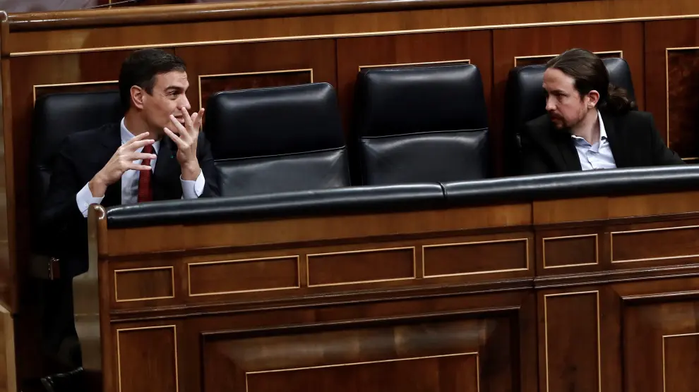 Pedro Sánchez y Pablo Iglesias, durante el pleno del Congreso.