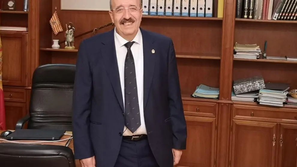 Manuel Rando, en su despacho de la Presidencia de la Diputación Provincial de Teruel.