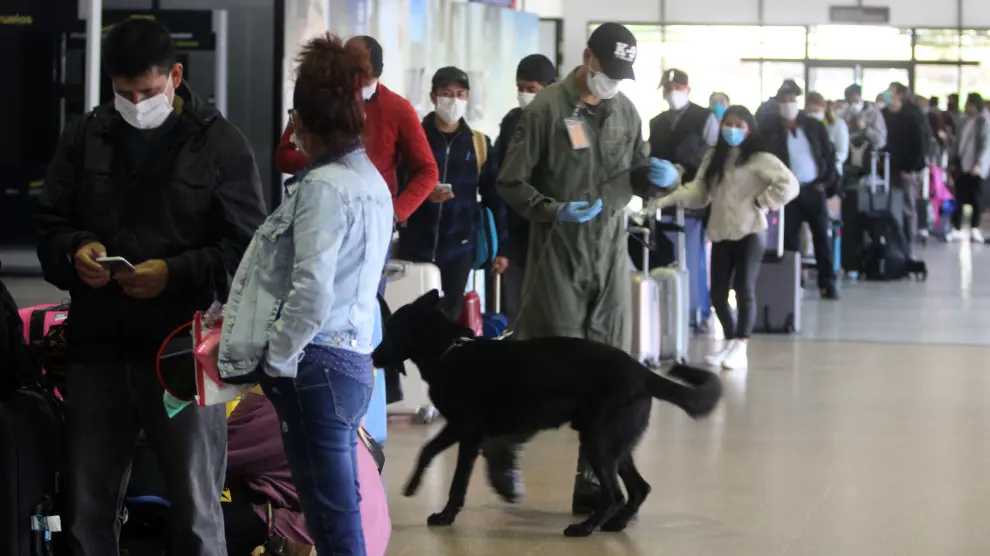 Casi 300 españoles varados en Bolivia embarcan en un vuelo de repatriación