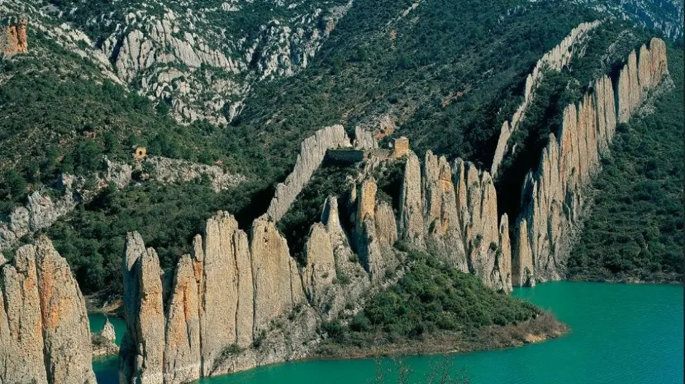 Estas paredes de roca situadas cerca del despoblado de Finestras se conocen como la 'muralla china' de Huesca
