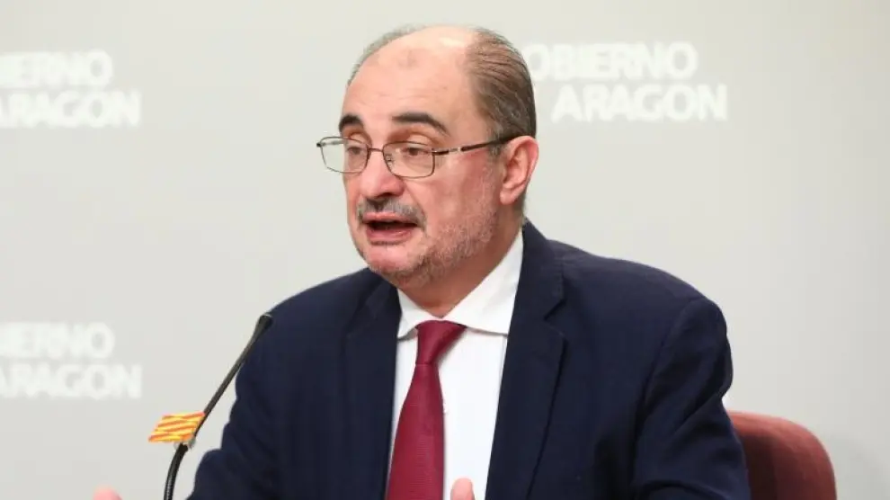 El presidente aragonés, Javier Lambán, en su comparecencia este domingo tras la decimocuarta y última videoconferencia con Pedro Sánchez.