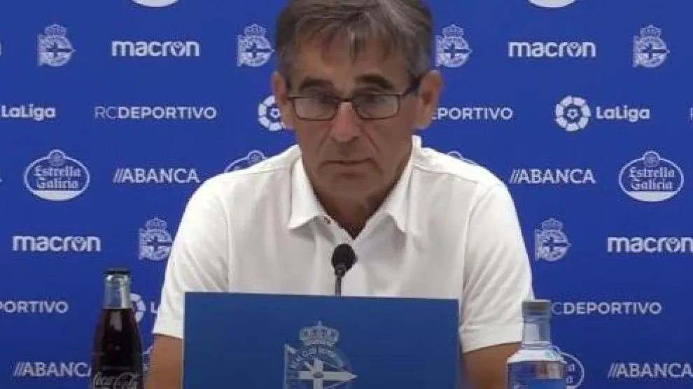 Fernando Vázquez, entrenador del Deportivo de La Coruña, en la rueda de prensa de la noche de este viernes tras jugar contar el Fuenlabrada en Riazor.