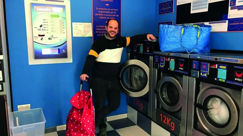 Andrés Agustín en la lavandería