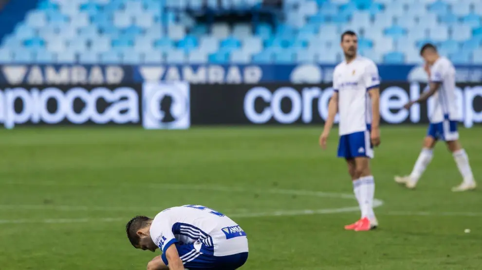 Los jugadores del Real Zaragoza acabaron agotados tras defender toda la segunda parte el acoso del Mallorca para sujetar, con éxito, el 0-0 inicial.