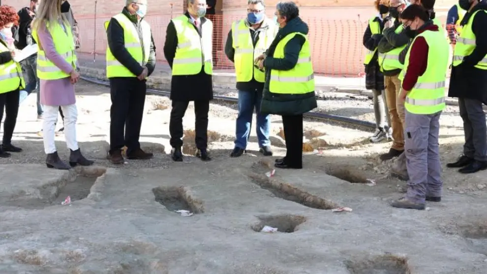 Javier Lámbán ha visitado este sábado los trabajos de excavación de la necrópolis de Tauste.