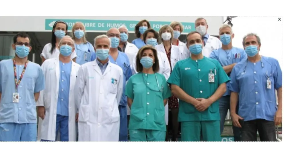 Un grupo de profesionales del programa del TRDV, en representación de distintos servicios quirúrgicos, médicos y de servicios centrales y de las decenas de compañeros que se ven implicados cada vez que se realiza un trasplante.