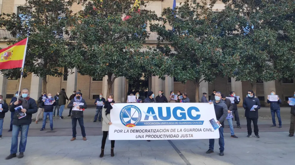 Concentración de guardia civiles de AUGC en Zaragoza.