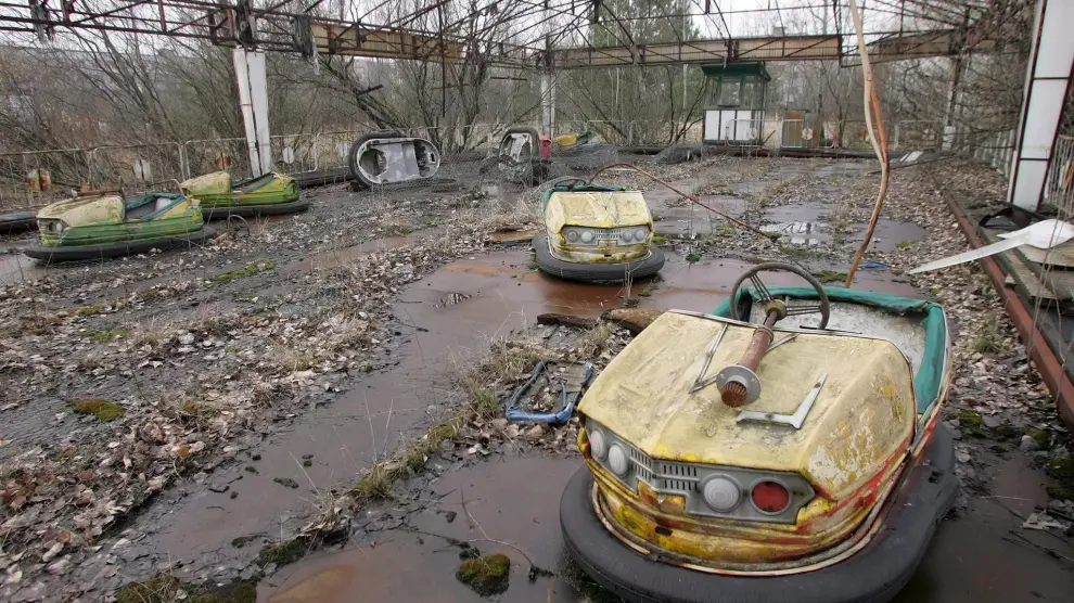Restos de un parque de atracciones abandonado en la ciudad de Pripyat, Ucrania,