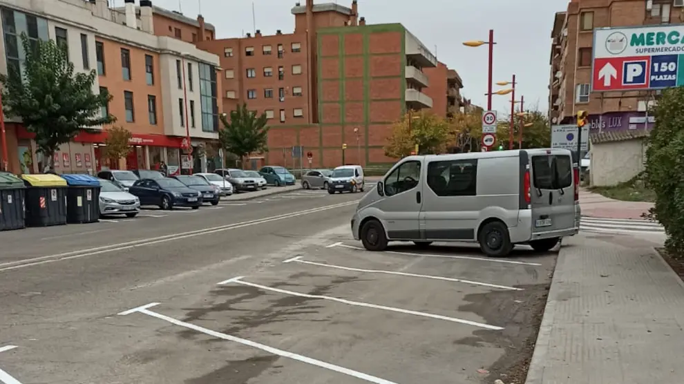 Nuevas plazas de aparcamiento creadas junto al barrio de Malpica, en Utebo.