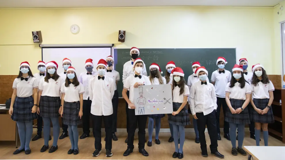 Los alumnos de secundaria del Colegio Montessori de Zaragoza han lanzado mensajes navideños de ánimo a los hosteleros, afectados por la pandemia