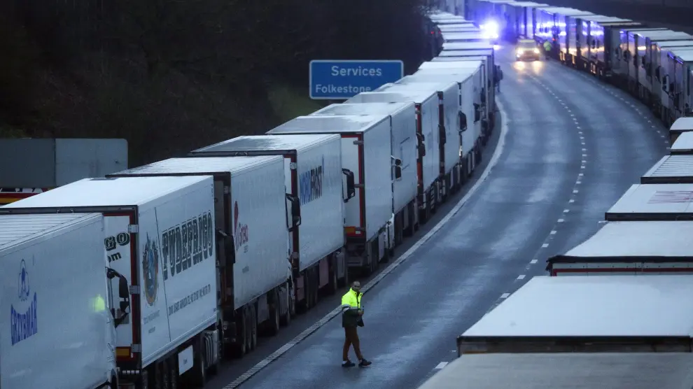 Colapso en Dover tras el cierre de la frontera entre Francia y el Reino Unido.
