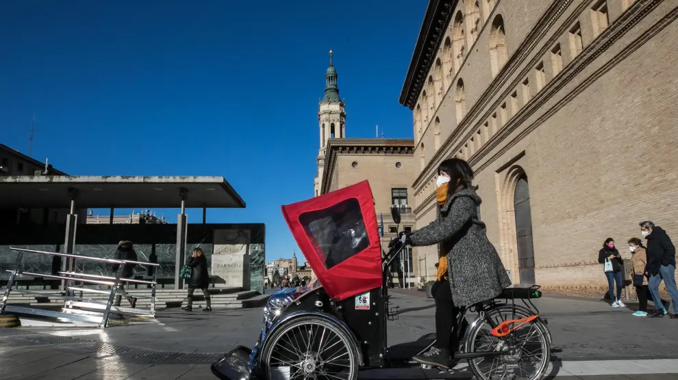 Paseos en triciclo o 'rickshaw' en Zaragoza por La Ciclería.