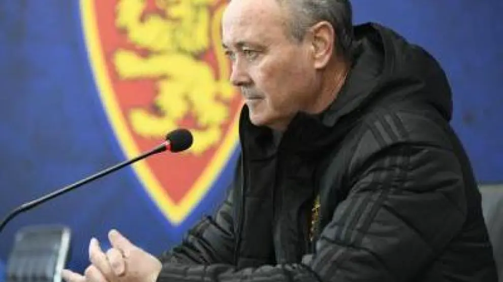 El entrenador del Real Zaragoza, durante la rueda de prensa de este jueves.