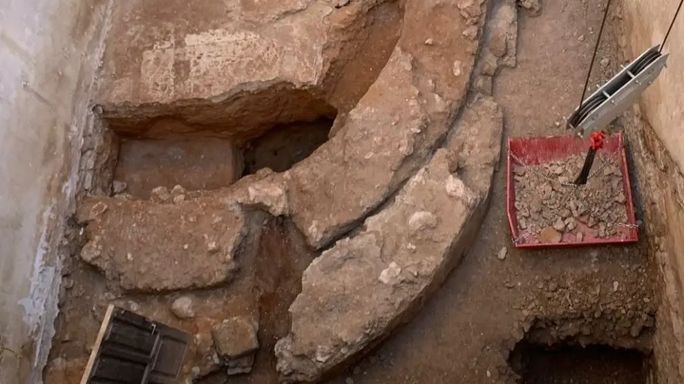 Las cimentaciones de los dos ábsides que han aparecido en la excavación
