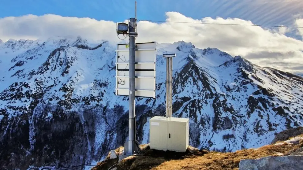 El radar de alerta automática tiene un alcance superior a los 3,5 kilómetros y tiene una cobertura de hasta 9 kilómetros cuadrados.