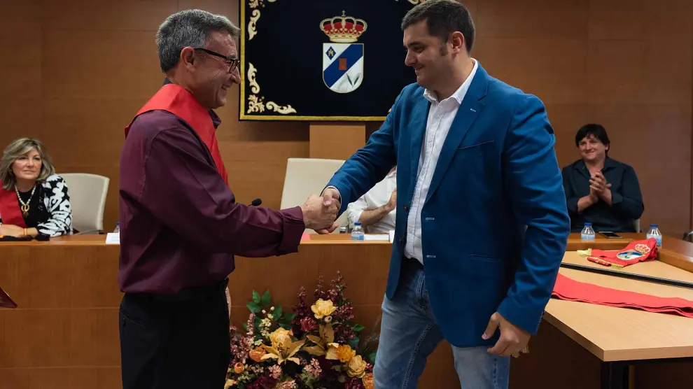 Tomás Díaz (IU) y Javier Zárate (Ciudadanos) en la sesión de investidura en junio de 2019.