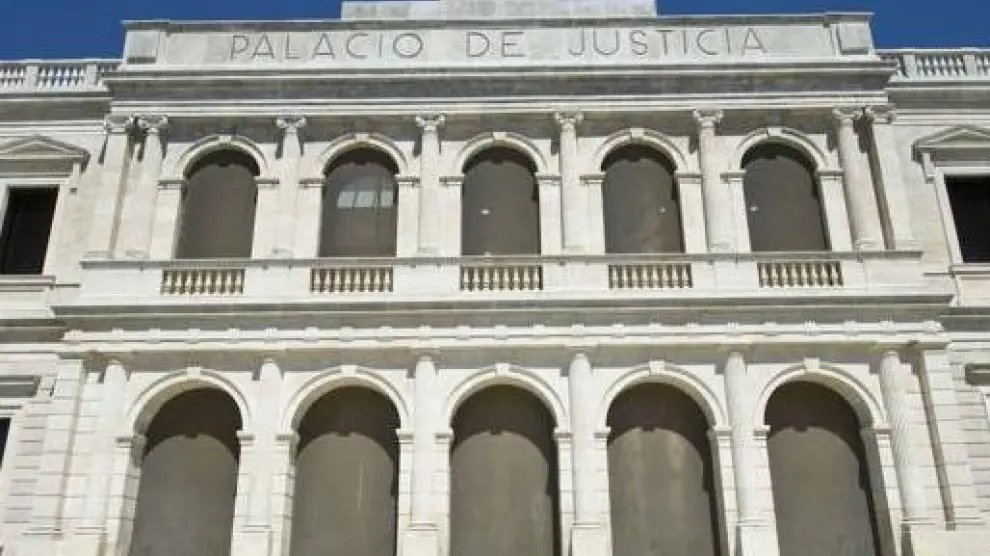 Exterior del Tribunal Superior de Justicia de Castilla y León