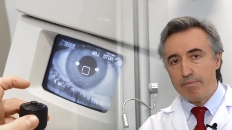 El doctor José Manuel Larrosa, especialista del Instituto Oftalmológico Quirónsalud Zaragoza-Biotech Vision.
