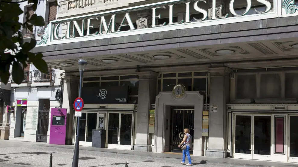 Fachada del Cinema Elíseos de Zaragoza.