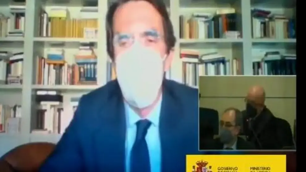 Aznar, con mascarilla en su declaración telemática