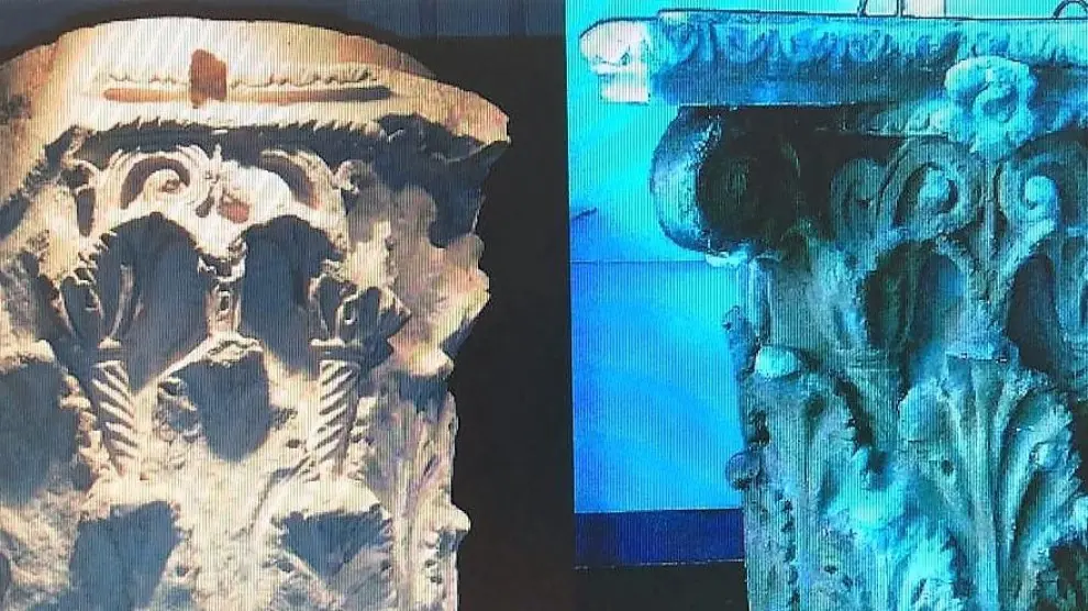 El capitel romano hallado en el Casco Antiguo de Huesca (i) y su reproducción.