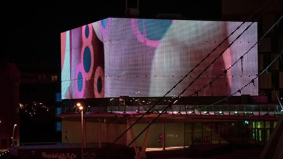 Etopia busca obras creativas de videoarte para proyectar en su fachada.
