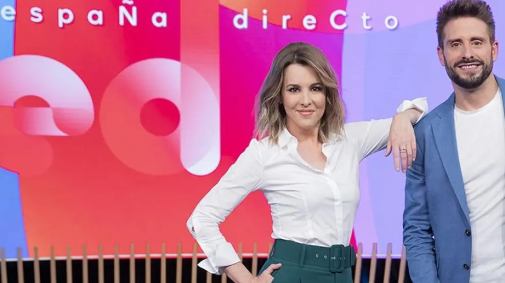 Ana Ibáñez y Àngel Pons en el nuevo plató de 'España Directo'