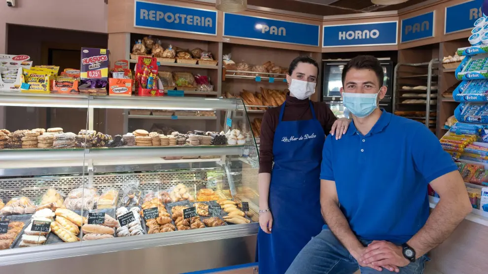 Ana y Nico Cebanu, en la panadería que su madre abrió en 2007.