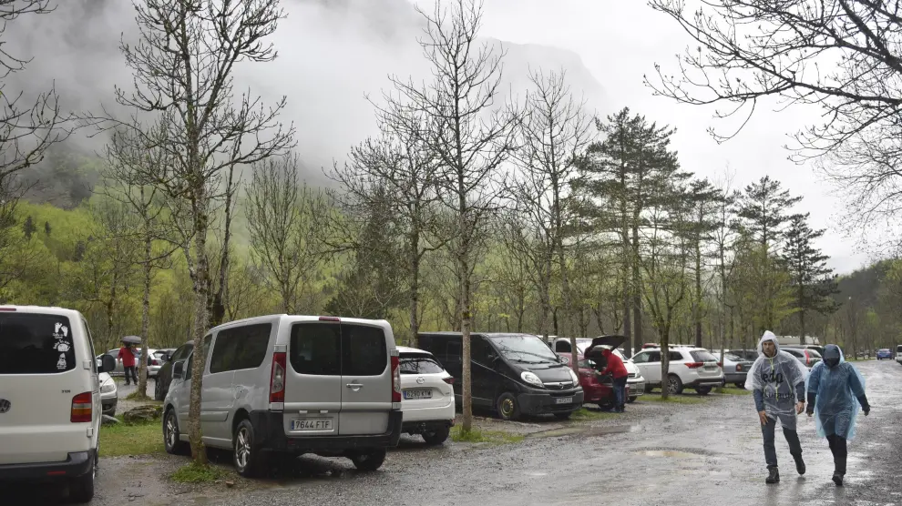 Turistas en el Pirineo en el primer fin de semana completo sin estado de alarma.