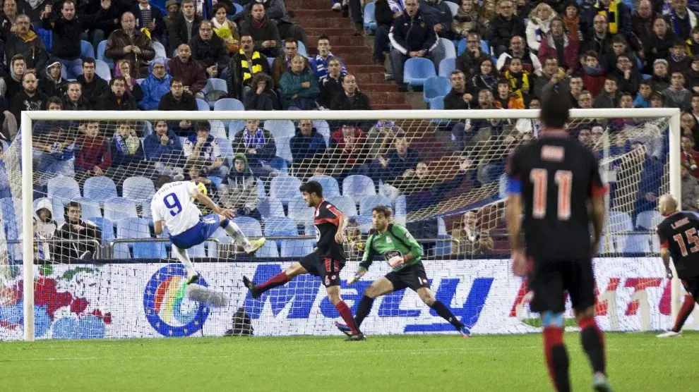 Gol de Hélder Postiga al Deportivo de La Coruña en el último año en Primera División, partido que acabó 5-3 para el Real Zaragoza.