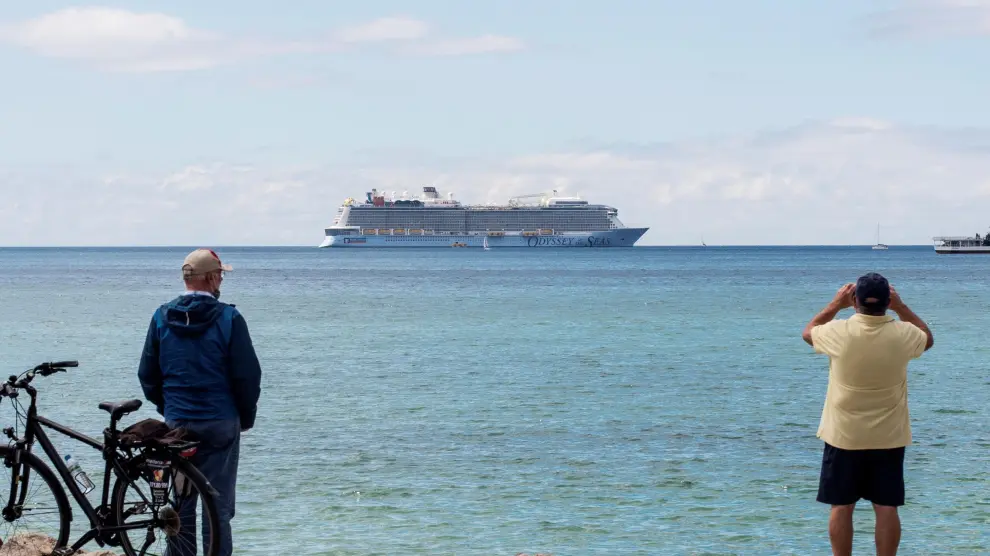 El crucero 'Odyssey of the Seas' en la bahía de Palma