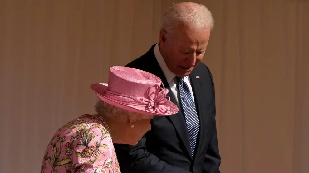 Joe Biden y la reina Isabel II.