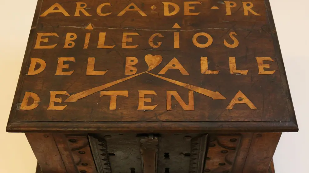 El Ayuntamiento de Panticosa conserva el arca de los privilegios del Valle de Tena de tres llaves del siglo XV.