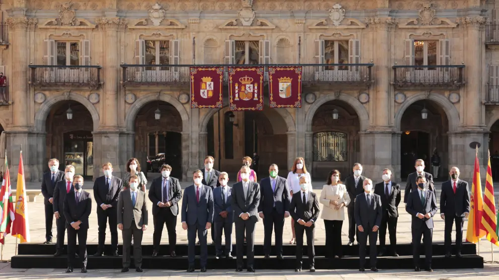 Foto de grupo de los asistentes a la Conferencia de Presidentes Autonómicos.