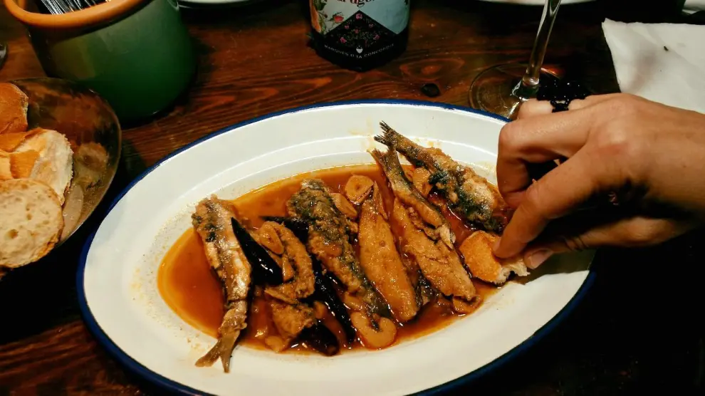 Las famosas anchoas al Orio, una de las primeras recetas del mesón.