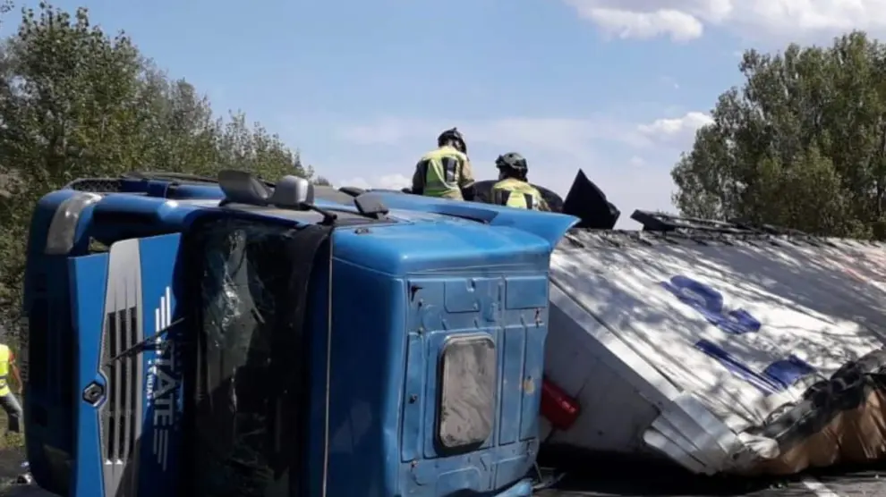 El accidente ha ocurrido en la carretera N-234, a su paso por el término municipal zaragozano de Bijuesca.