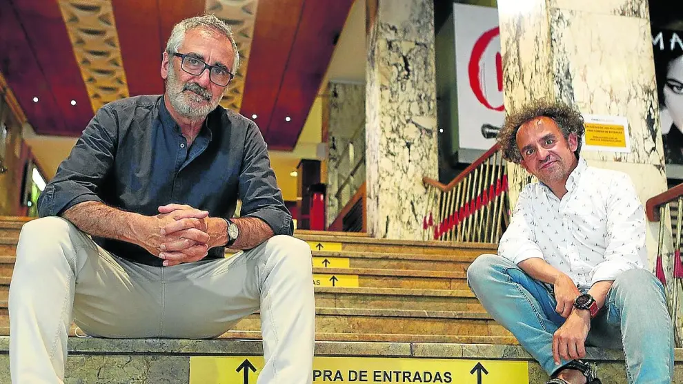 El cineasta Javier Fresser y el actor Alberto Castrilo-Ferrer, en la presentación de 'Historias lamentables' en Zaragoza el pasado junio