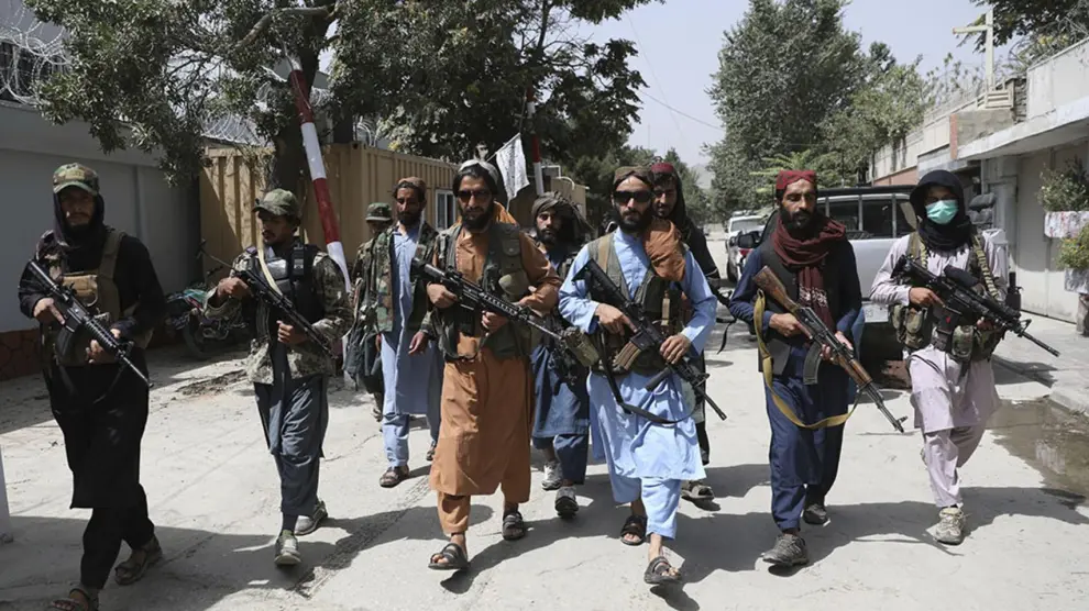 Varios talibanes armados en el barrio Wazir Akbar Khan de Kabul, el pasado miércoles