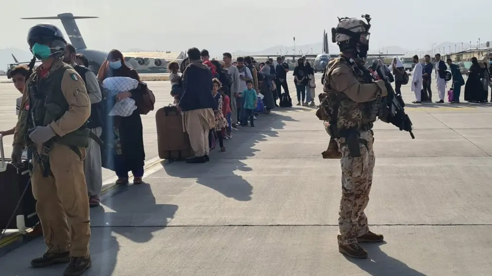 Evacuación en el aeropuerto de Kabul.