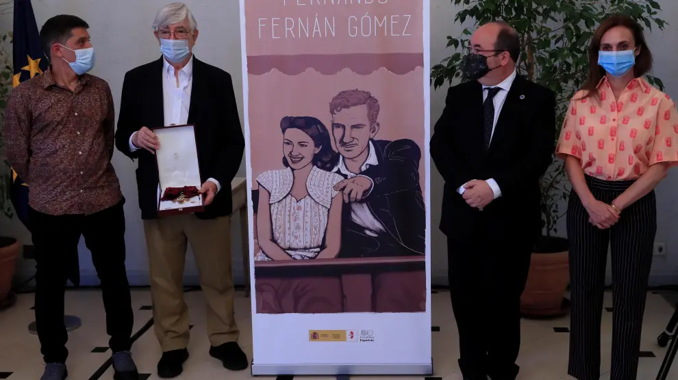 Iceta entrega Gran Cruz de la Orden Civil de Alfonso X a familia de Fernando Fernán Gómez