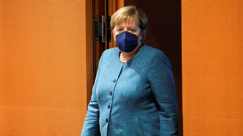 Angela Merkel, este miércoles, entrado en la última reunión con su gabinete gubernamental.