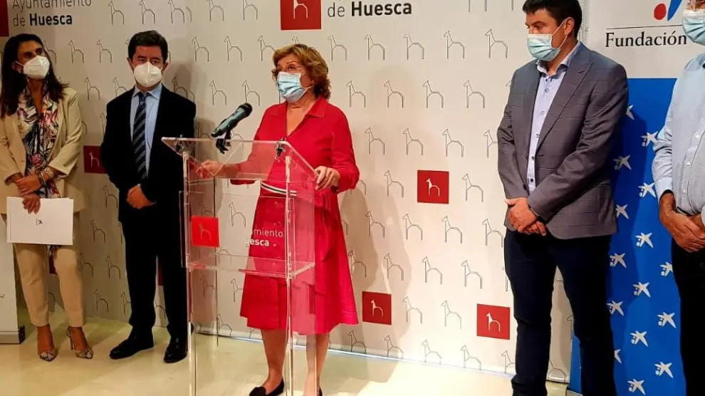 El acto de renovación de 'Huesca más inclusiva' celebrado en el Ayuntamiento.