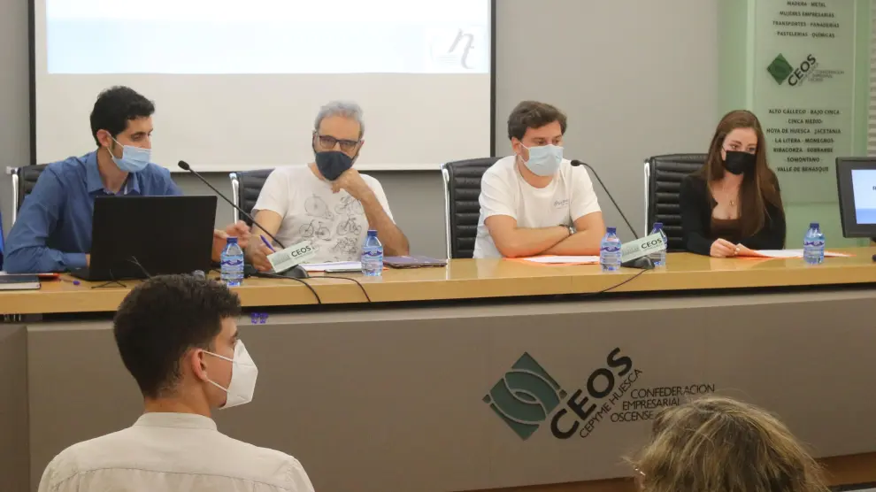 Pablo Villacampa, Miguel Ollés, Carlos Bordonaba y Chulia García en la rueda de prensa.