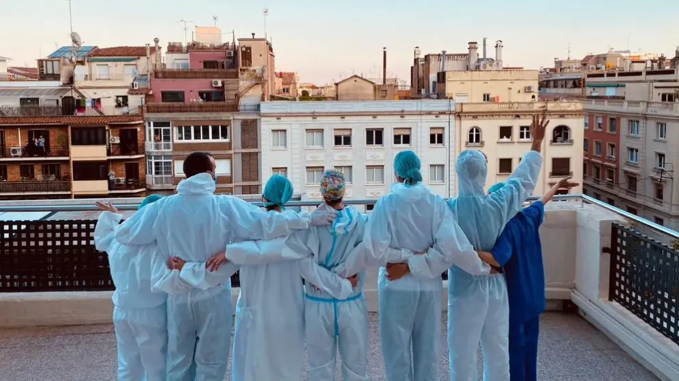 'Son las 20.00', fotografía de la enfermera aragonesa Teresa Marco, ganadora del premio FotoEnfermería 2020