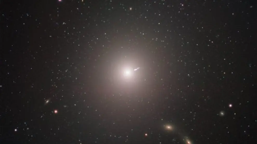 El Messier 87, el primer agujero negro del que hay imagen.