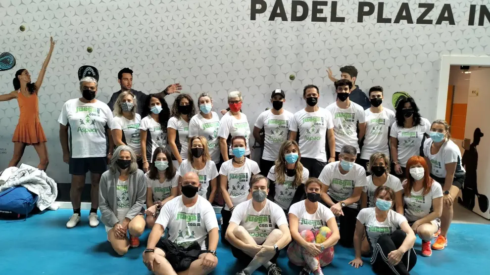 Participantes de la I Jornada Solidaria de Pádel organizada por Aspace Zaragoza.