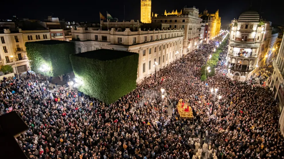 Una imagen de las procesiones de Sevilla el pasado fin de semana.