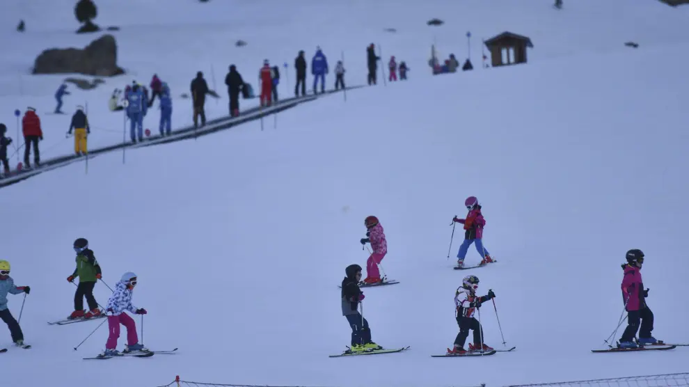 Esquiadores en la estación de Formigal en enero de 2020, antes de la pandemia.